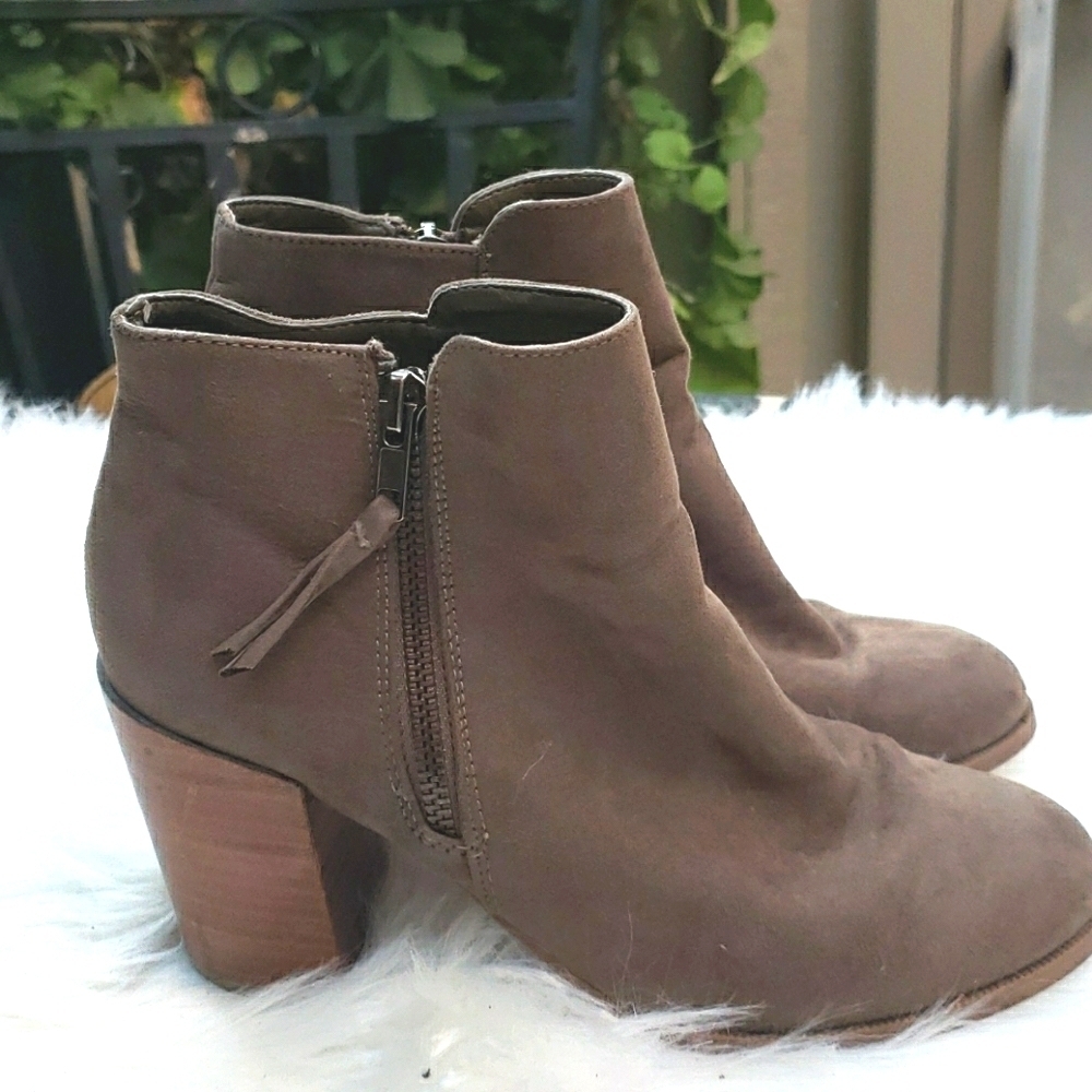Forever 21 Chunky Stacked Heel Ankle Boots